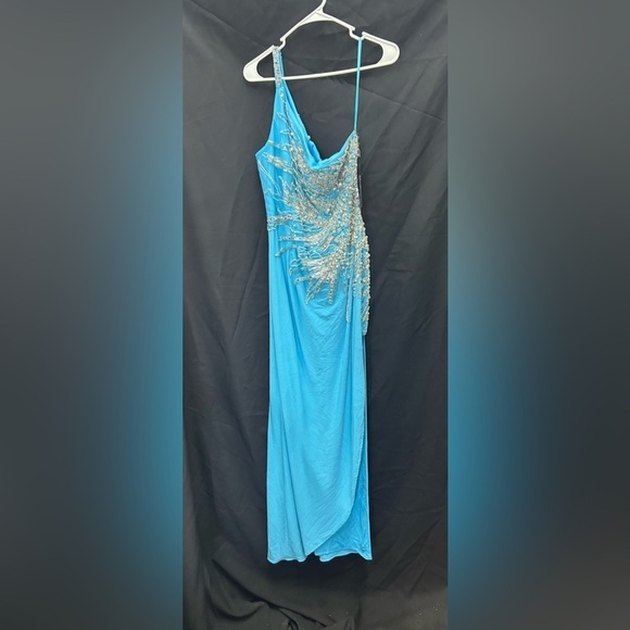 MAC DUGGAL 2207 NWT Embellished One Shoulder Cut Out Gown - Picture 4 of 9